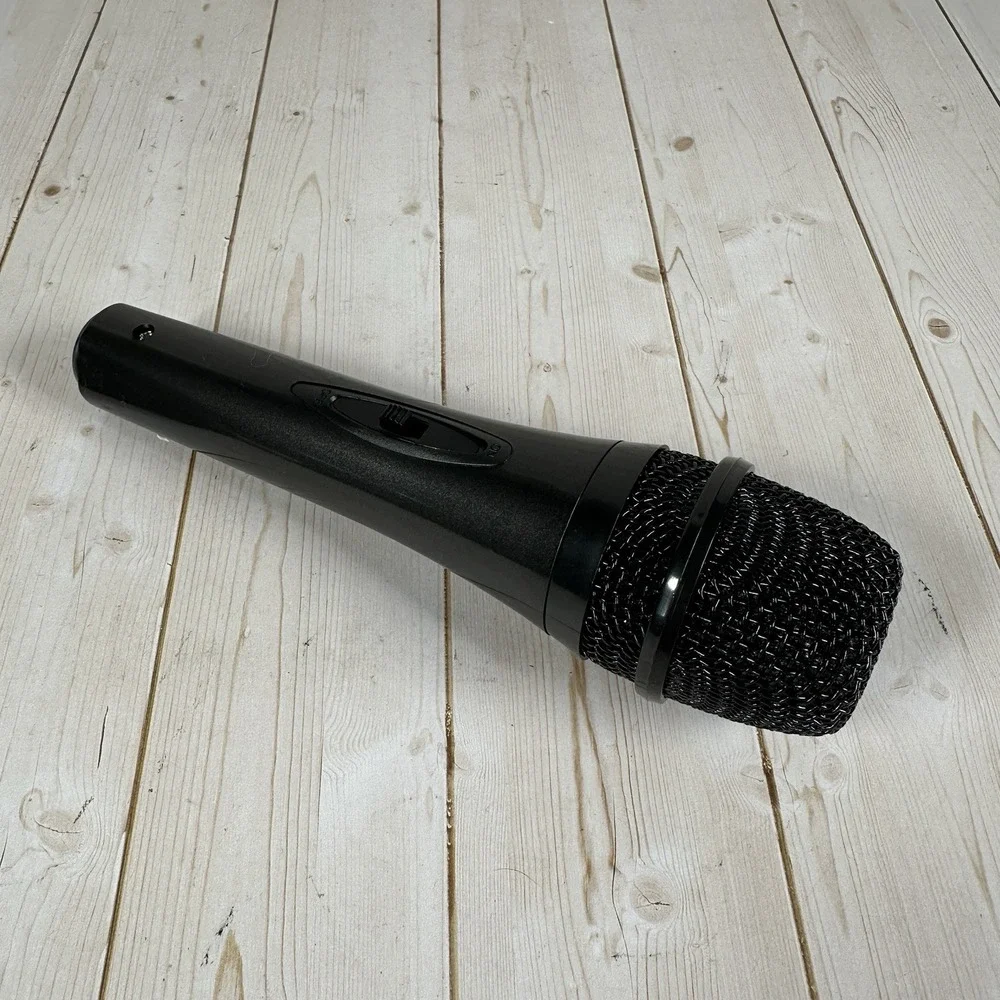 Black Handheld Dynamic Microphone Wired Professional High Quality 16 Foot Cable‎